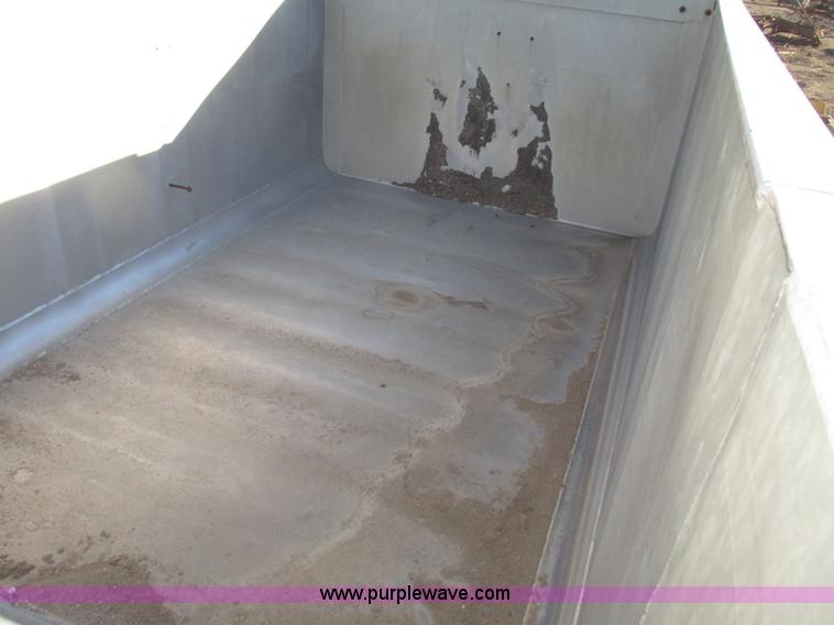 image for item G9818 1987 Ravens triple axle pup dump trailer