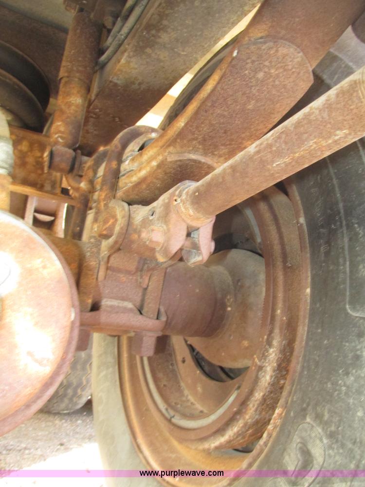 image for item G9818 1987 Ravens triple axle pup dump trailer