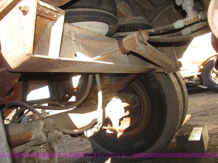 image for item G9818 1987 Ravens triple axle pup dump trailer