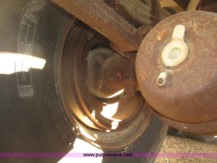 image for item G9818 1987 Ravens triple axle pup dump trailer