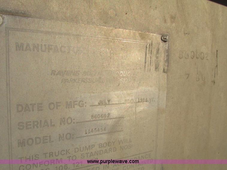 image for item G9818 1987 Ravens triple axle pup dump trailer