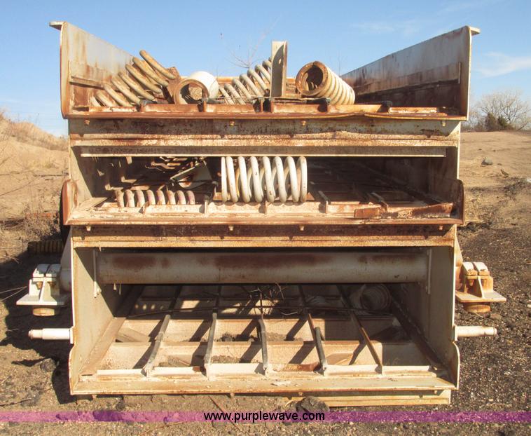 image for item G9819 Deister three deck vibrating screen