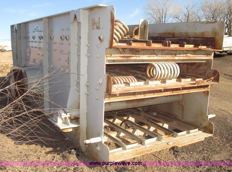 image for item G9819 Deister three deck vibrating screen