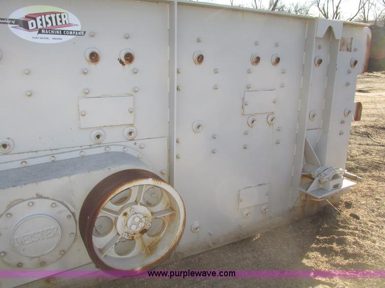 image for item G9819 Deister three deck vibrating screen