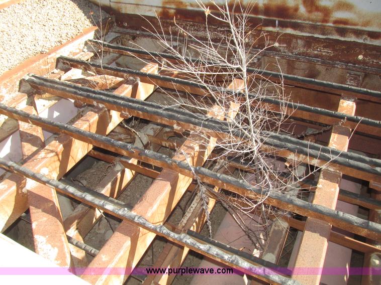 image for item G9819 Deister three deck vibrating screen