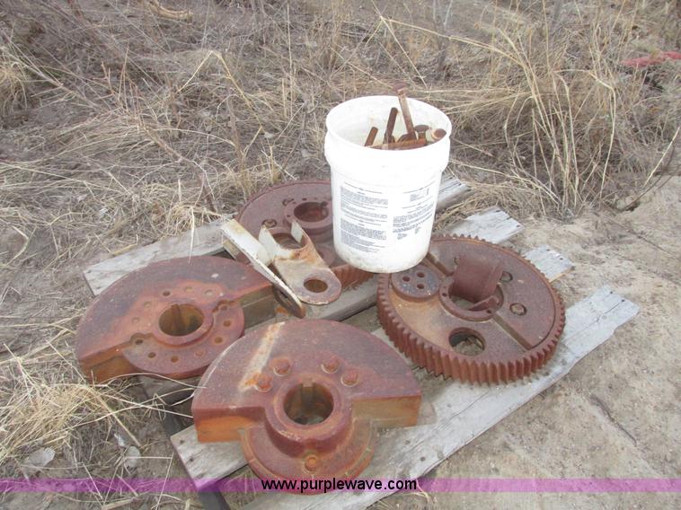 image for item G9819 Deister three deck vibrating screen