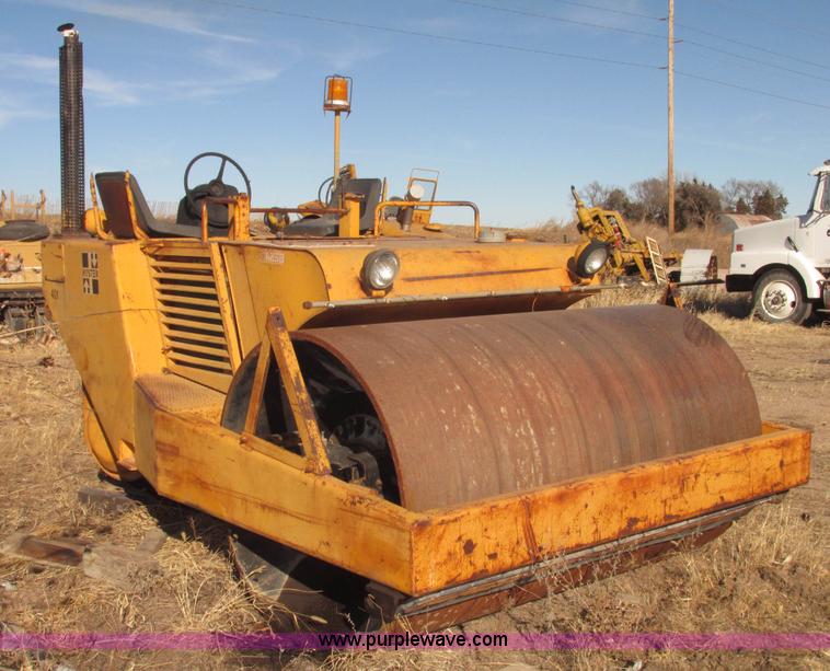 image for item G9820 Hyster C625B single drum roller