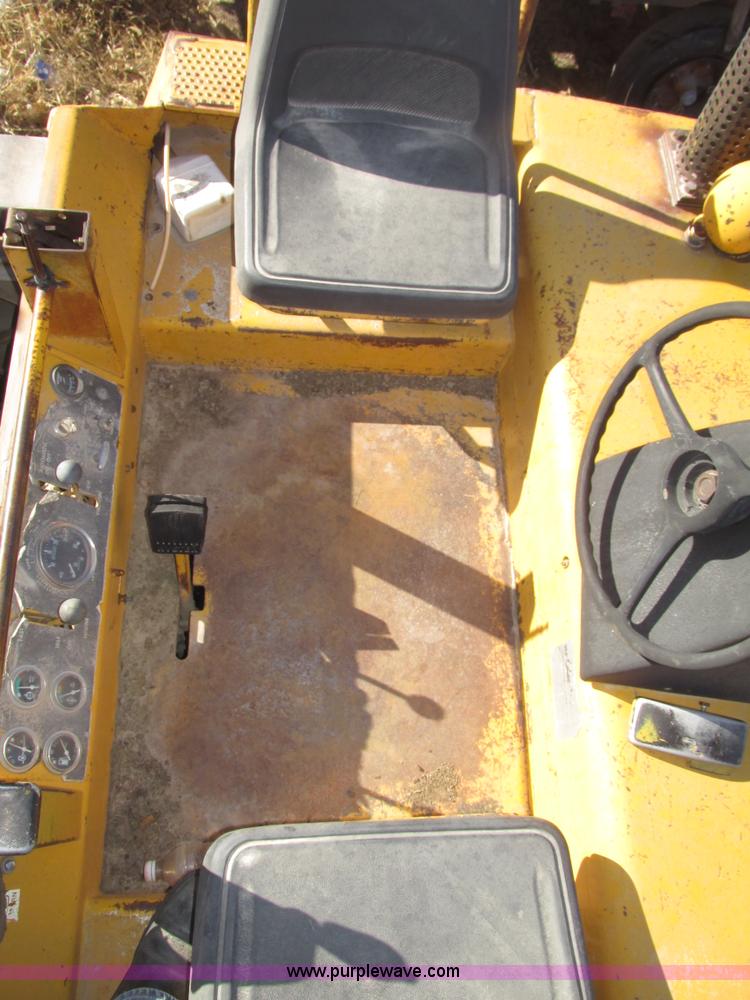 image for item G9820 Hyster C625B single drum roller