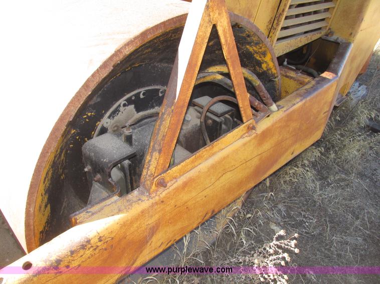 image for item G9820 Hyster C625B single drum roller