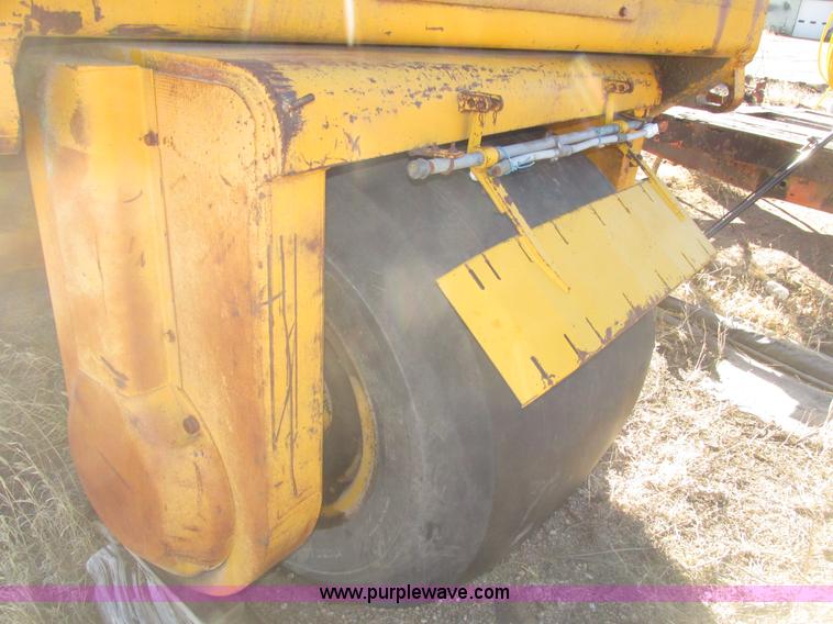 image for item G9820 Hyster C625B single drum roller