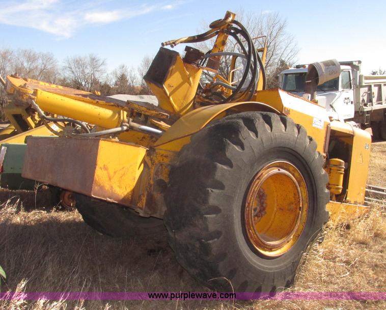 image for item G9821 Allis Chalmers 260A scraper front end