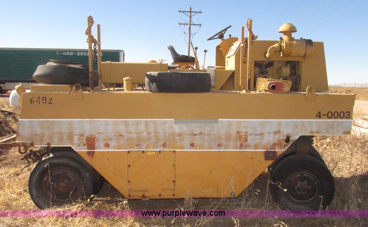 image for item G9822 Dresser pneumatic tire roller