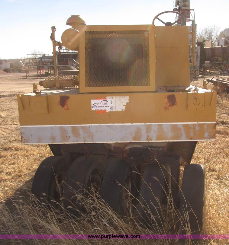 image for item G9822 Dresser pneumatic tire roller