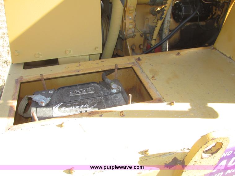 image for item G9822 Dresser pneumatic tire roller