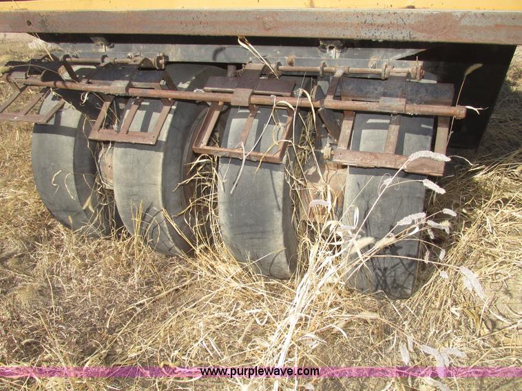 image for item G9822 Dresser pneumatic tire roller