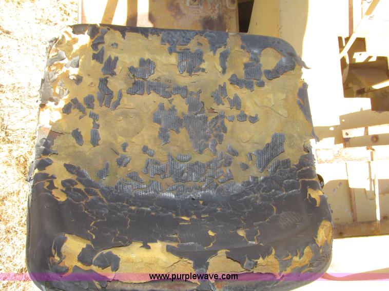 image for item G9822 Dresser pneumatic tire roller