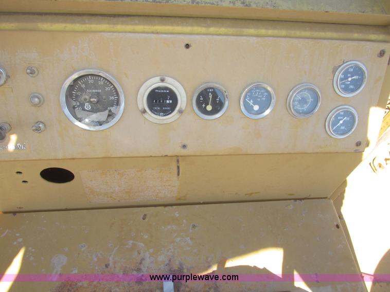 image for item G9822 Dresser pneumatic tire roller