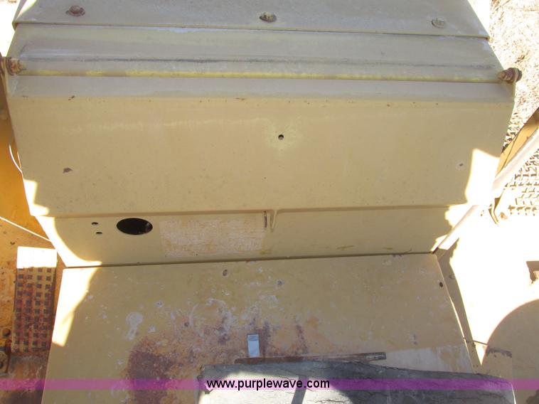 image for item G9822 Dresser pneumatic tire roller