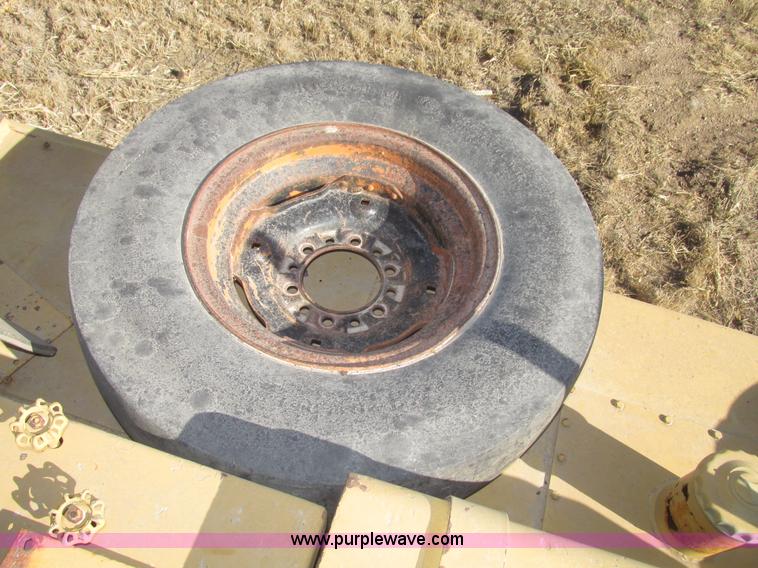 image for item G9822 Dresser pneumatic tire roller