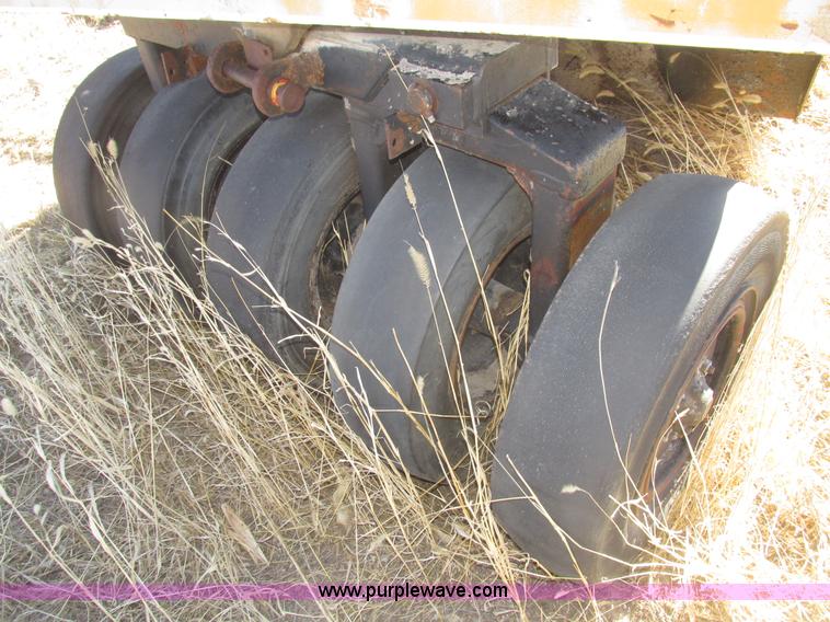 image for item G9822 Dresser pneumatic tire roller