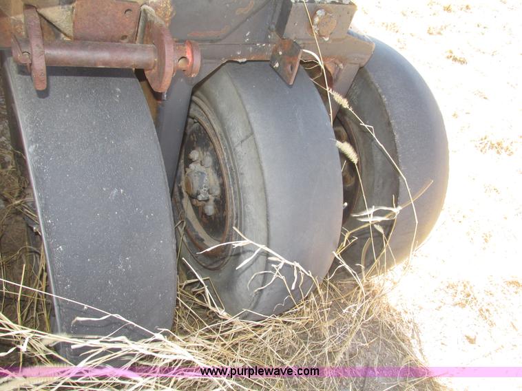 image for item G9822 Dresser pneumatic tire roller