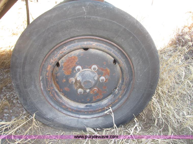 image for item G9822 Dresser pneumatic tire roller