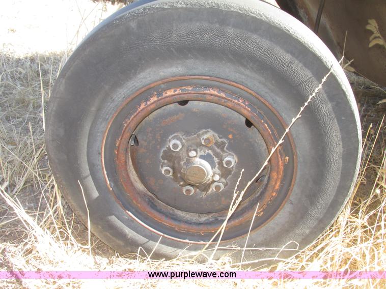 image for item G9822 Dresser pneumatic tire roller