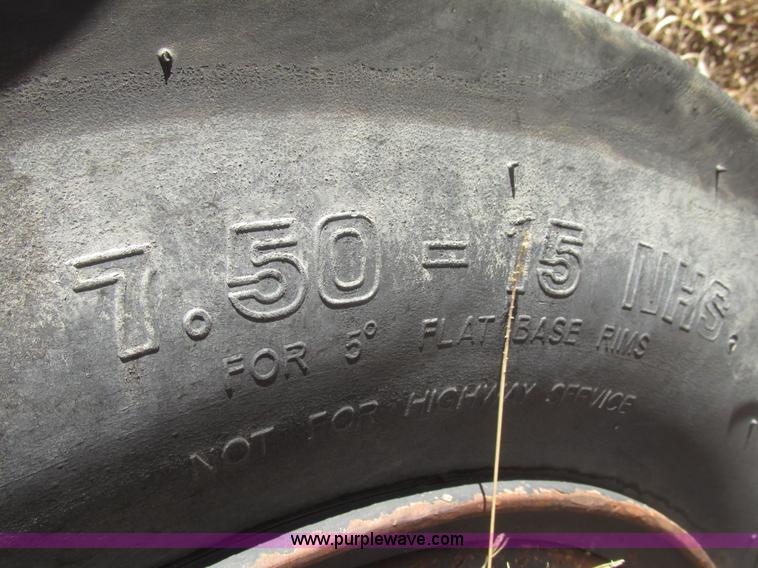 image for item G9822 Dresser pneumatic tire roller