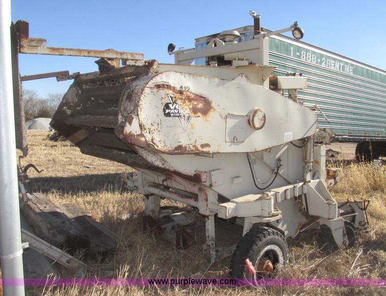 image for item G9823 Windrow elevator