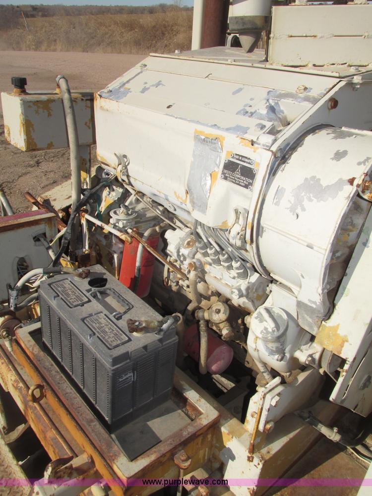 image for item G9823 Windrow elevator