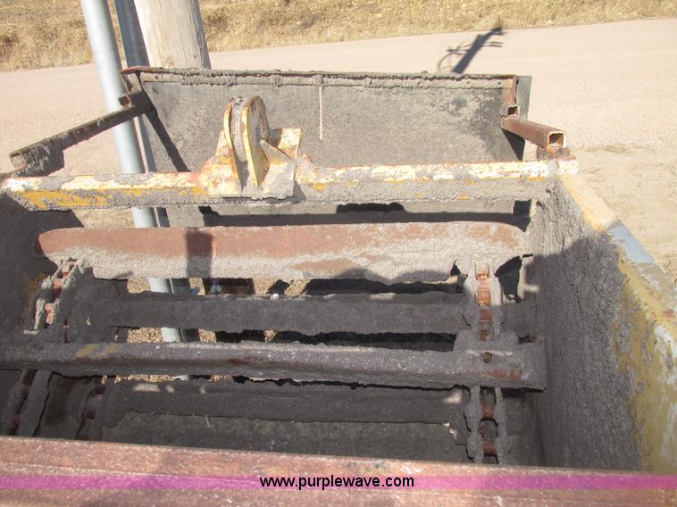 image for item G9823 Windrow elevator