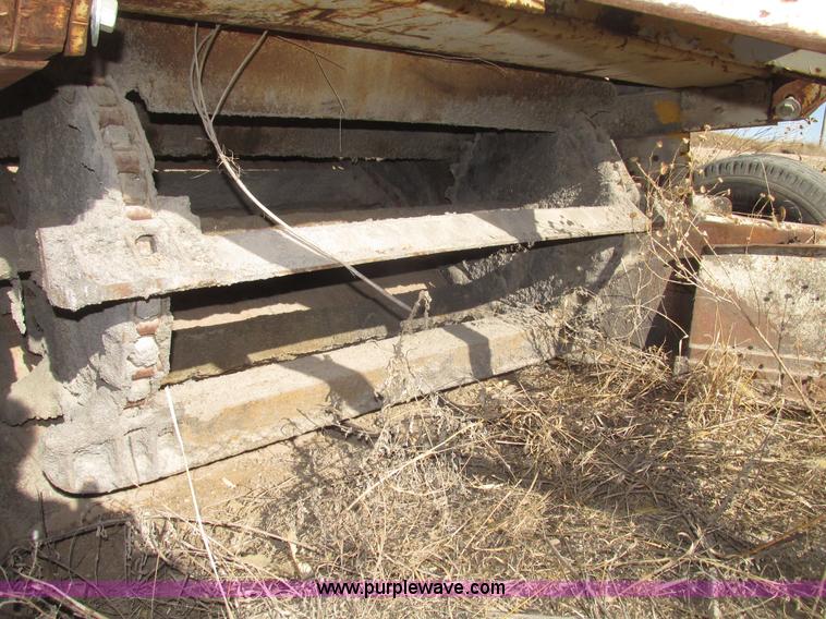 image for item G9823 Windrow elevator
