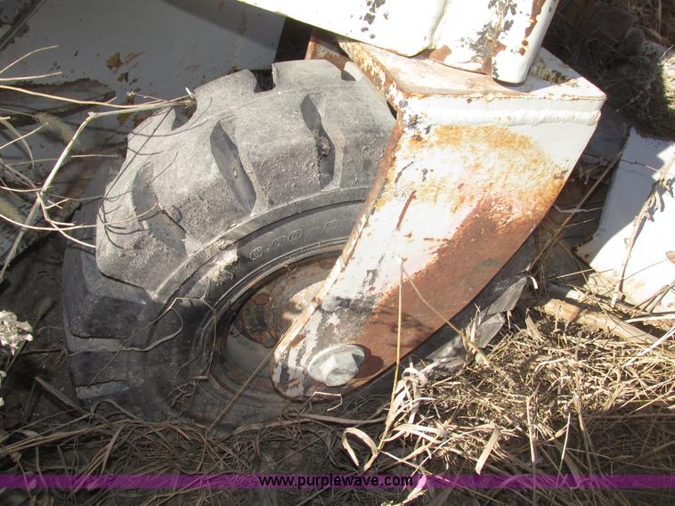 image for item G9823 Windrow elevator