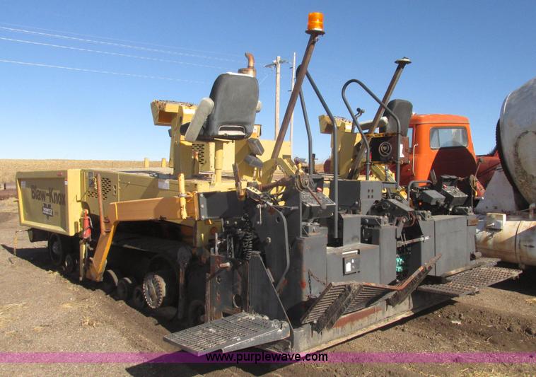 image for item G9824 1997 Blaw-Knox PF-5510 asphalt paver