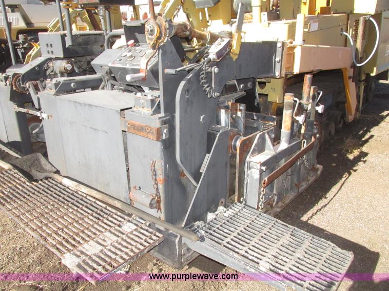 image for item G9824 1997 Blaw-Knox PF-5510 asphalt paver