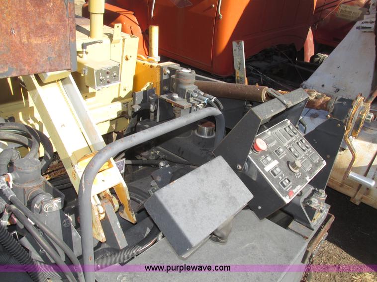 image for item G9824 1997 Blaw-Knox PF-5510 asphalt paver