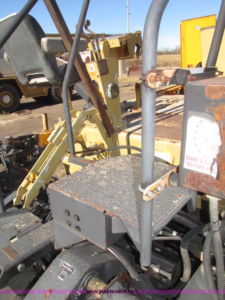 image for item G9824 1997 Blaw-Knox PF-5510 asphalt paver