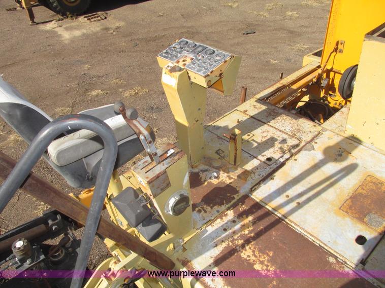 image for item G9824 1997 Blaw-Knox PF-5510 asphalt paver