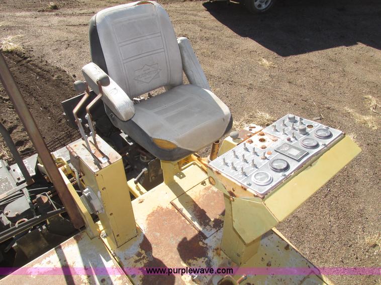 image for item G9824 1997 Blaw-Knox PF-5510 asphalt paver