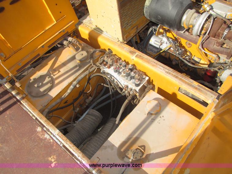 image for item G9824 1997 Blaw-Knox PF-5510 asphalt paver