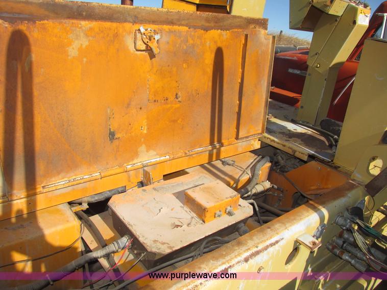 image for item G9824 1997 Blaw-Knox PF-5510 asphalt paver