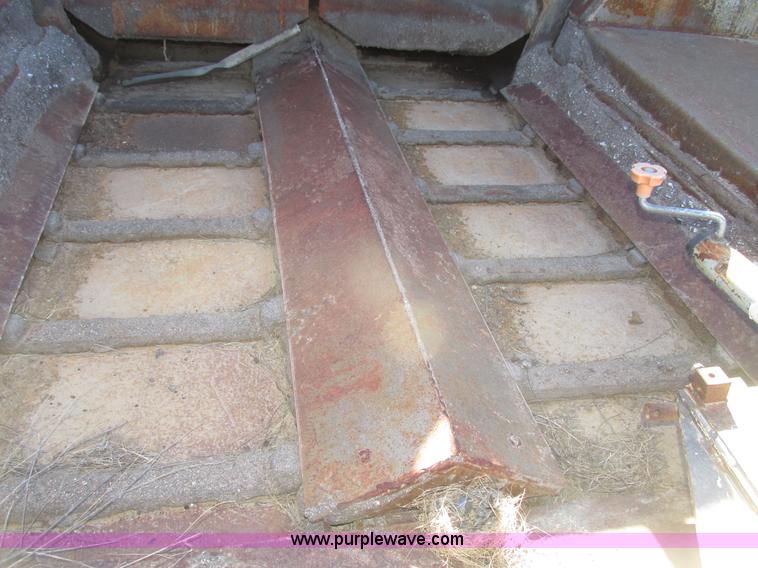 image for item G9824 1997 Blaw-Knox PF-5510 asphalt paver