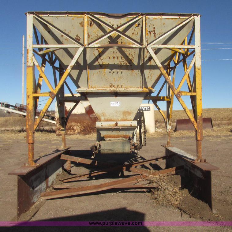 image for item G9825 Single bin aggregate hopper
