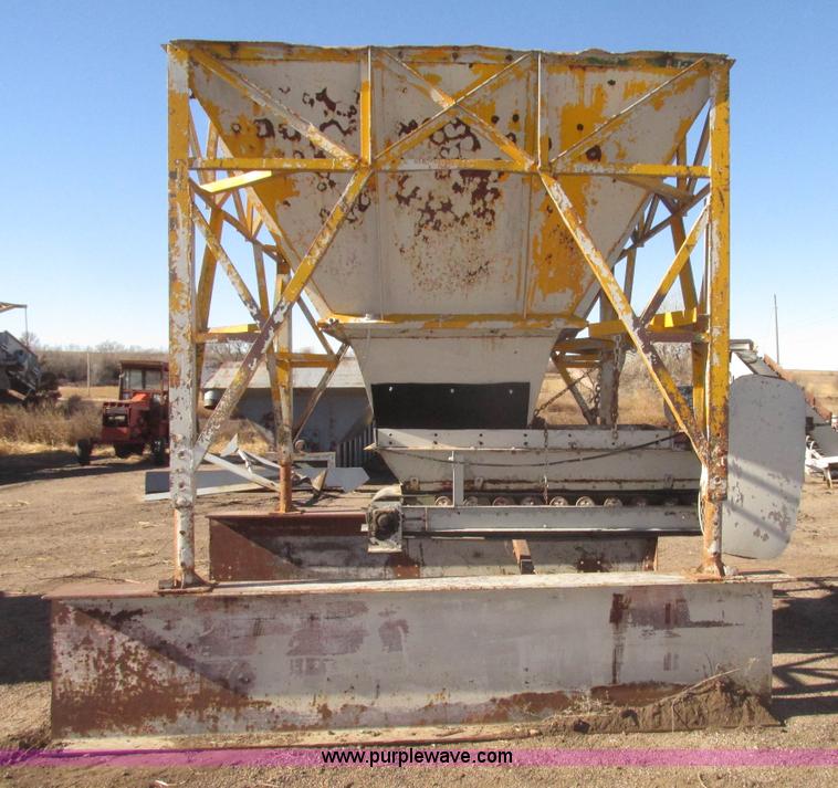 image for item G9825 Single bin aggregate hopper