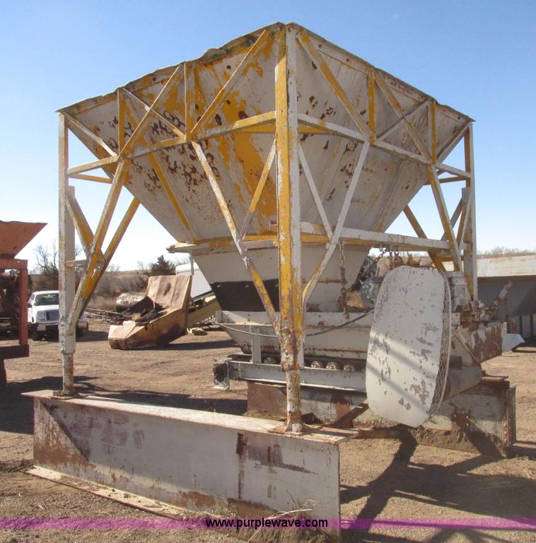 image for item G9825 Single bin aggregate hopper
