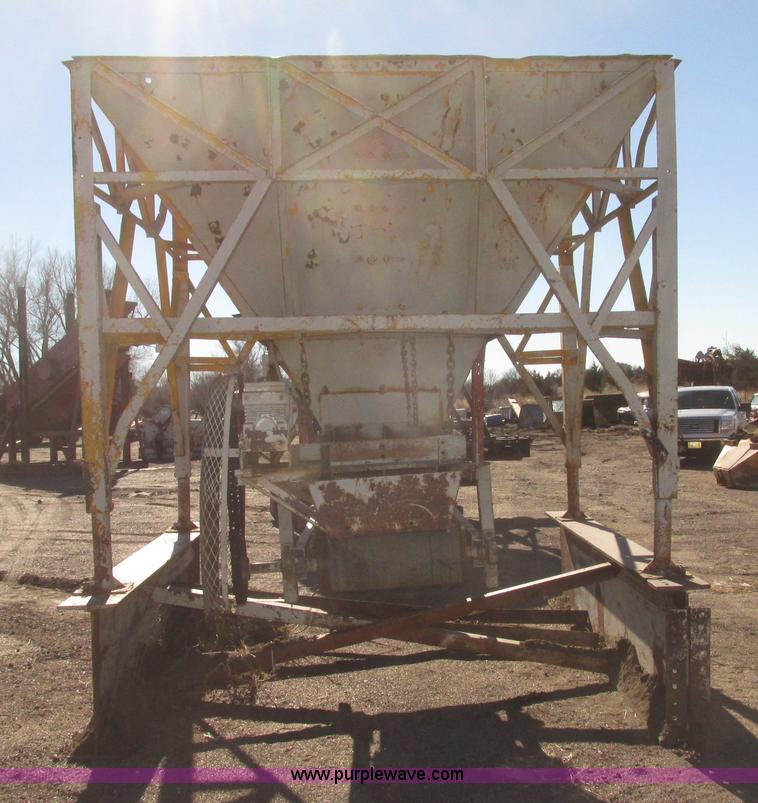 image for item G9825 Single bin aggregate hopper