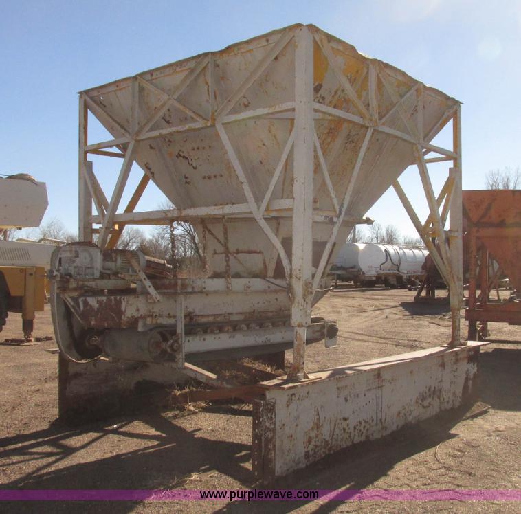 image for item G9825 Single bin aggregate hopper