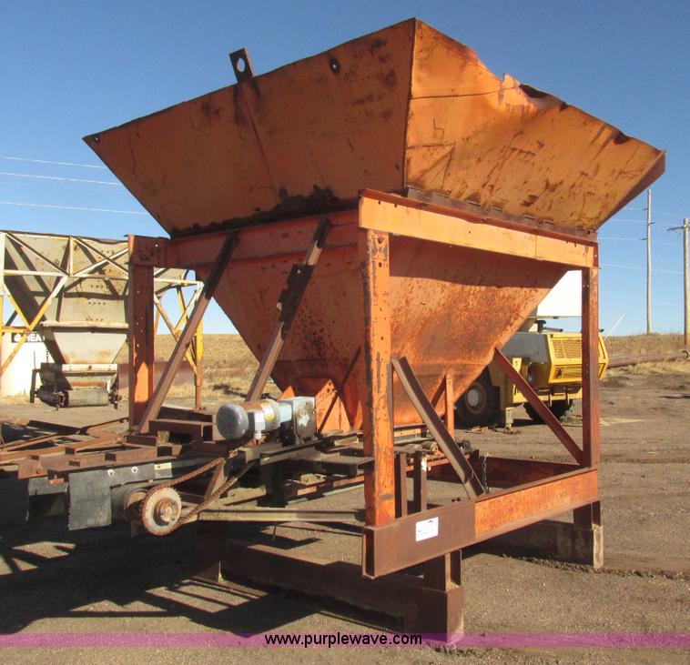 image for item G9826 Single bin aggregate hopper
