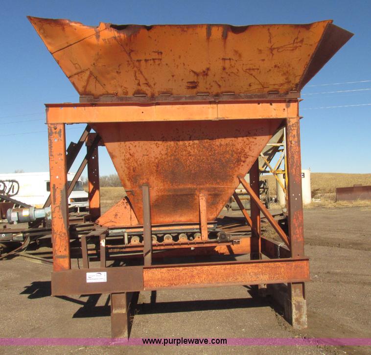 image for item G9826 Single bin aggregate hopper