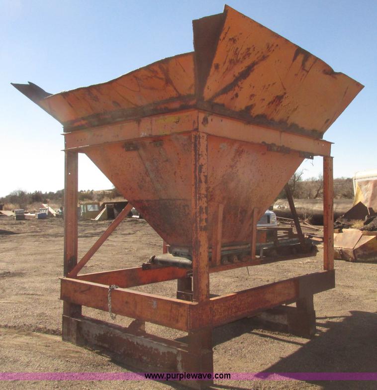 image for item G9826 Single bin aggregate hopper